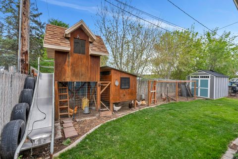 Tiny photo for 140 S 100 E, Payson, UT 84651 (MLS # 2150599)