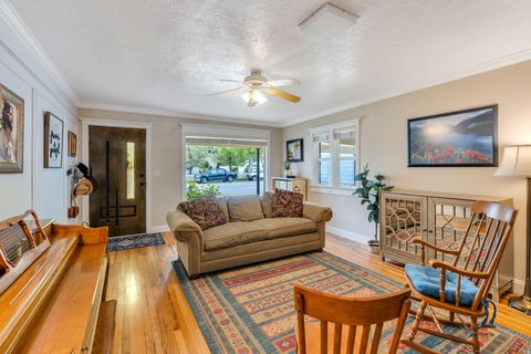 Tiny photo for 140 S 100 E, Payson, UT 84651 (MLS # 2150599)