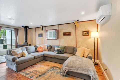 Tiny photo for 140 S 100 E, Payson, UT 84651 (MLS # 2150599)