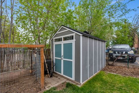 Tiny photo for 140 S 100 E, Payson, UT 84651 (MLS # 2150599)