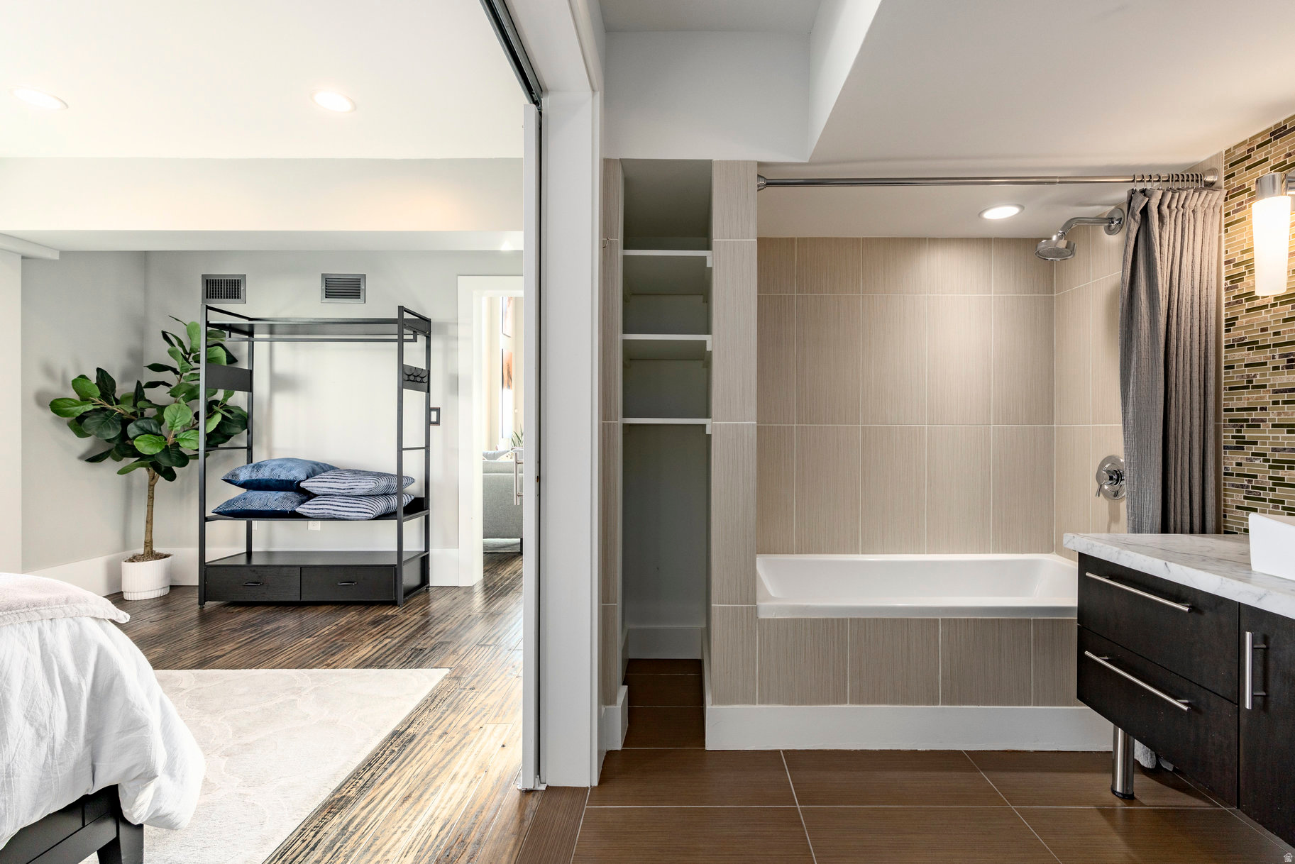 WESTGATE LOFTS - Residential