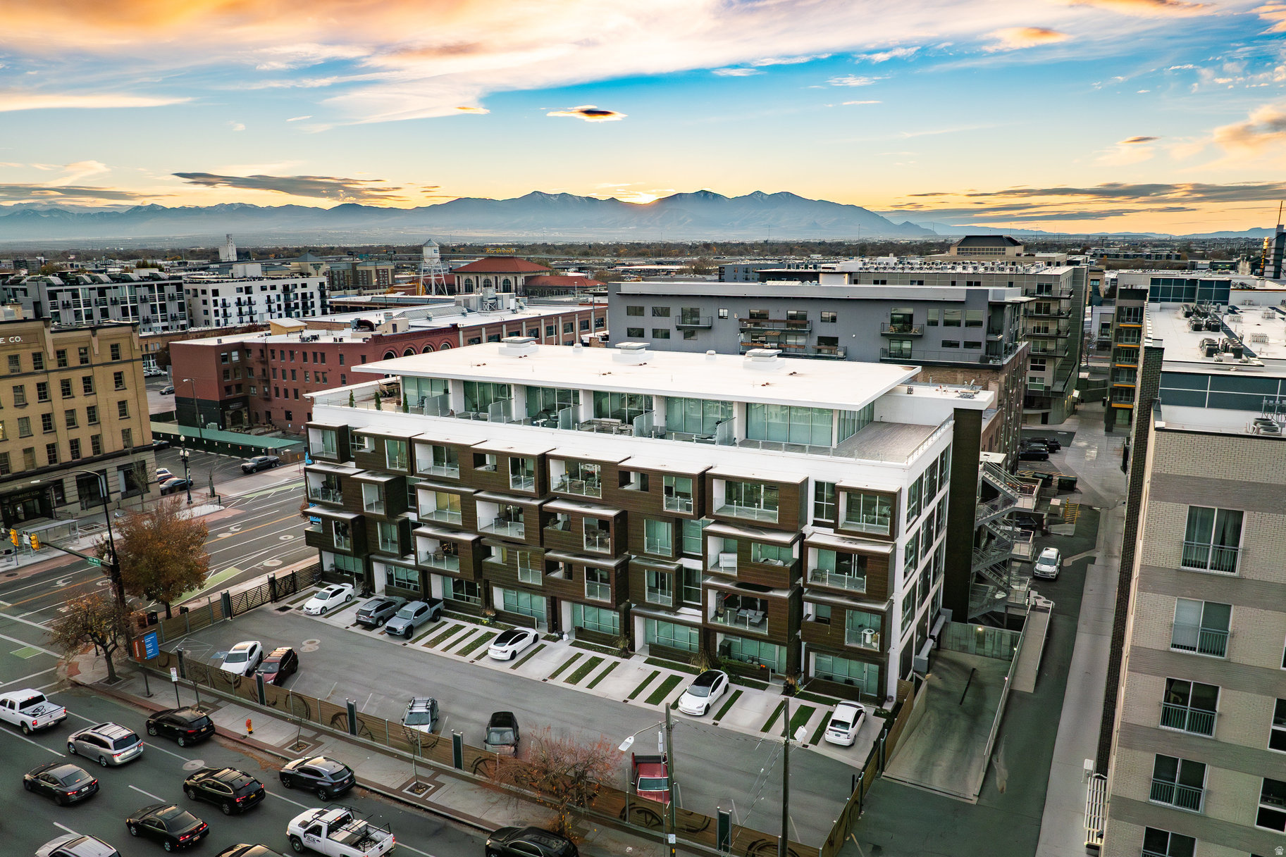 WESTGATE LOFTS - Residential