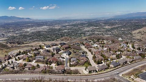 Tiny photo for 1846 E SEVEN OAKS LN S #442, Draper, UT 84020 (MLS # 2154025)