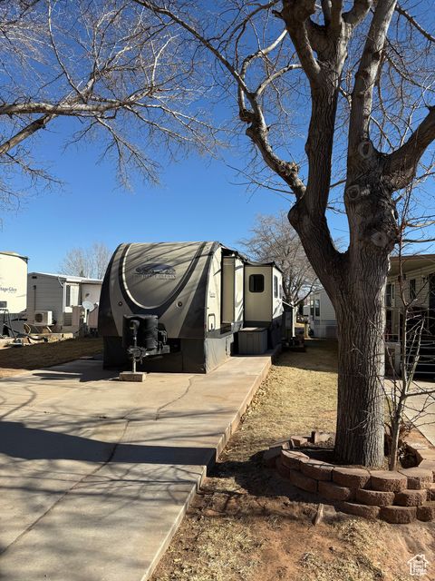 Photo of 1150 W RED HILLS PKWY #37, Washington, UT 84780 (MLS # 2119654) Photo of 1150 W RED HILLS PKWY #37, Washington, UT 84780 (MLS # 2119654)