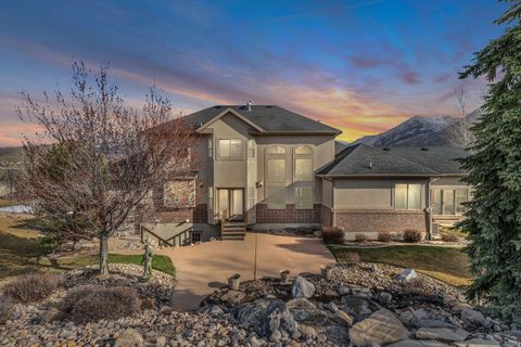 Tiny photo for 596 S CASCADE CT, Alpine, UT 84004 (MLS # 2141638)