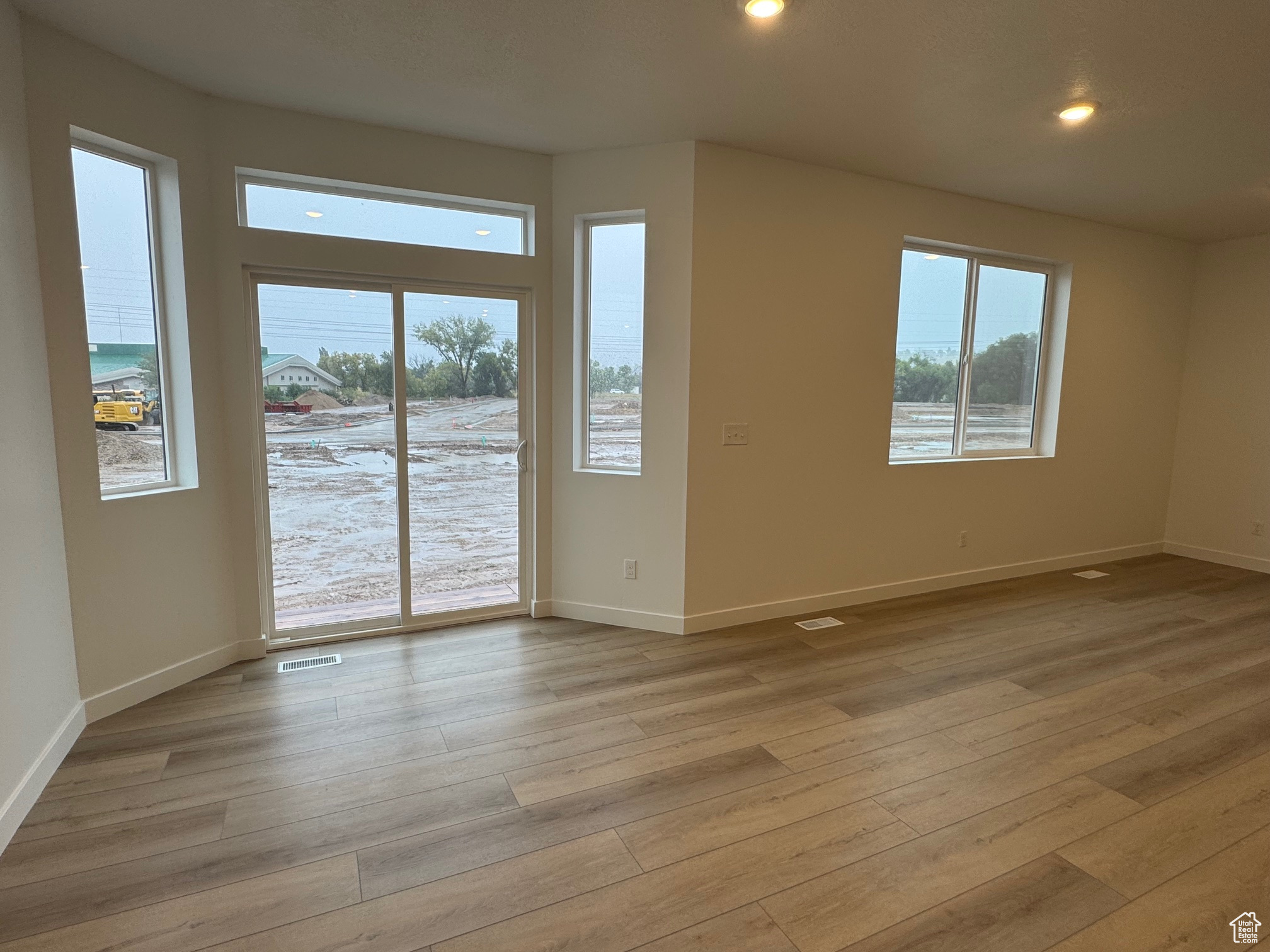 RIVERSIDE ESTATES - Residential