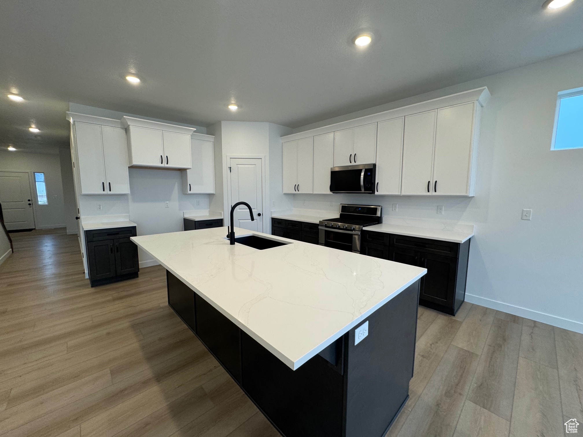 RIVERSIDE ESTATES - Residential