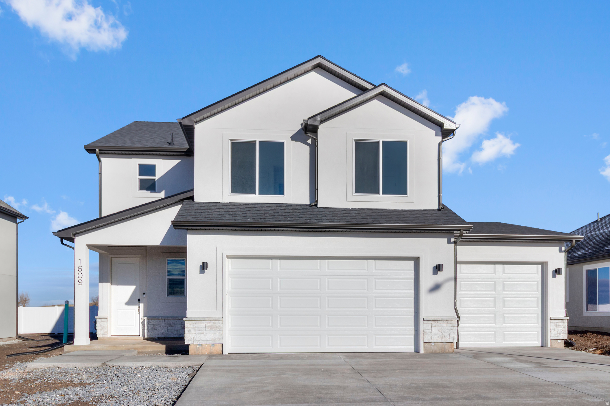 RIVERGATE - Residential