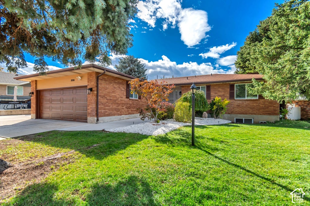 Photo of 1974 E TERRACE DR, Sandy, UT 84093 (MLS # 2193372)