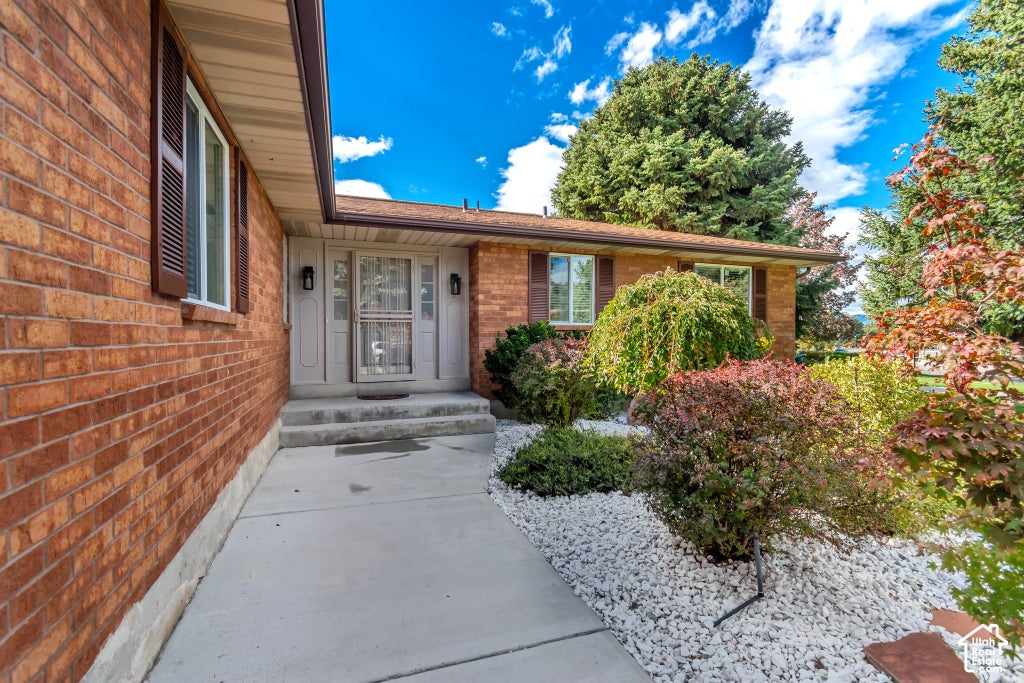 Photo of 1974 E TERRACE DR, Sandy, UT 84093 (MLS # 2193372)