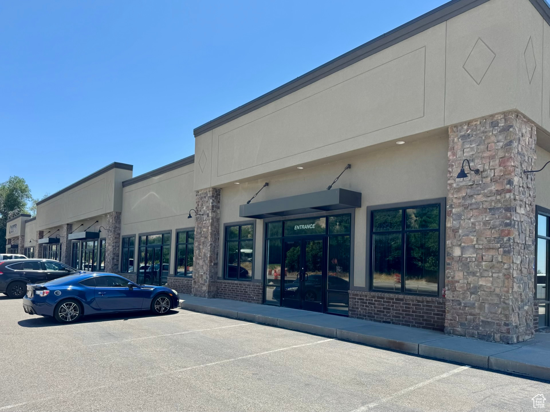 Four retail shell spaces available, can be combined up to 6,080 square feet. Each space is 1,520 square feet. Great frontage on Highway 89. Newer building. North unit can be modified to include a overhead door on north side for workshop etc. in back half. Owner will offer basic buildout with acceptable lease terms: HVAC, bathroom(s), four walls, electrical, lighting. Ceiling height ranges from 10' to 17', sloped.