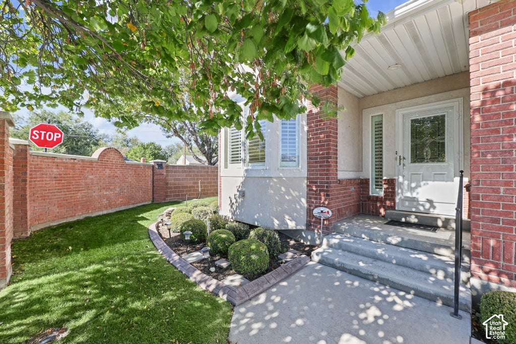 Photo of 1692 W PEACEFUL VIEW WAY, South Jordan, UT 84095 (MLS # 2192364)