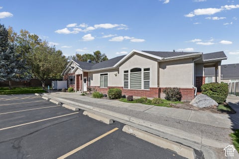 Tiny photo for 1692 W PEACEFUL VIEW WAY, South Jordan, UT 84095 (MLS # 2192364)