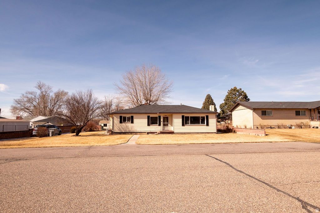 Photo of 25 N 400 St W, Beaver, UT 84713 (MLS # 2139017)