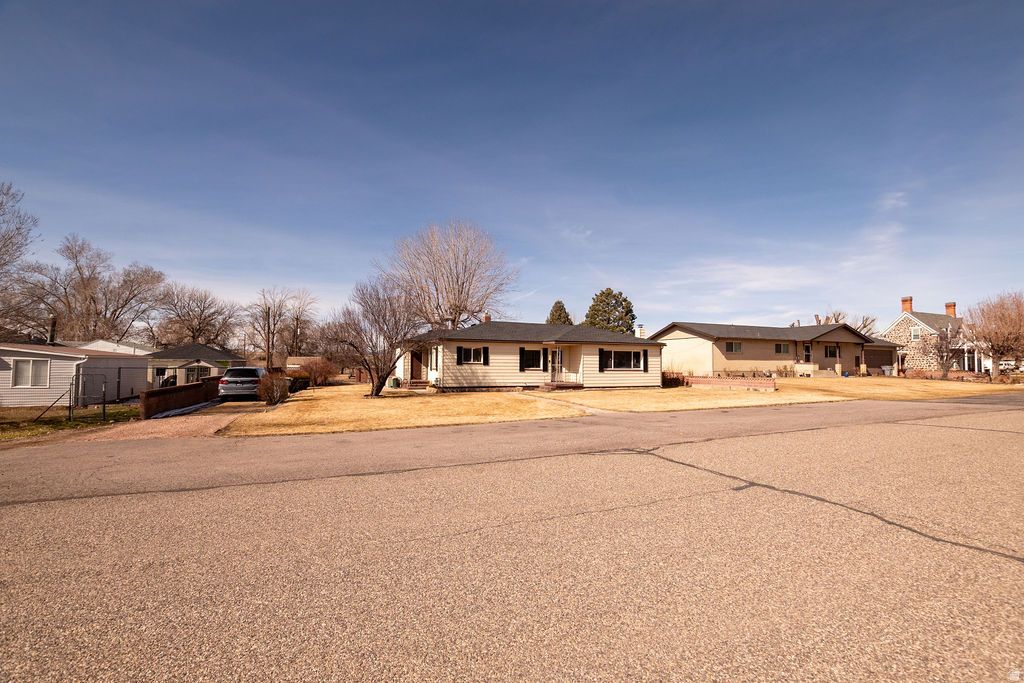 Photo of 25 N 400 St W, Beaver, UT 84713 (MLS # 2139017)