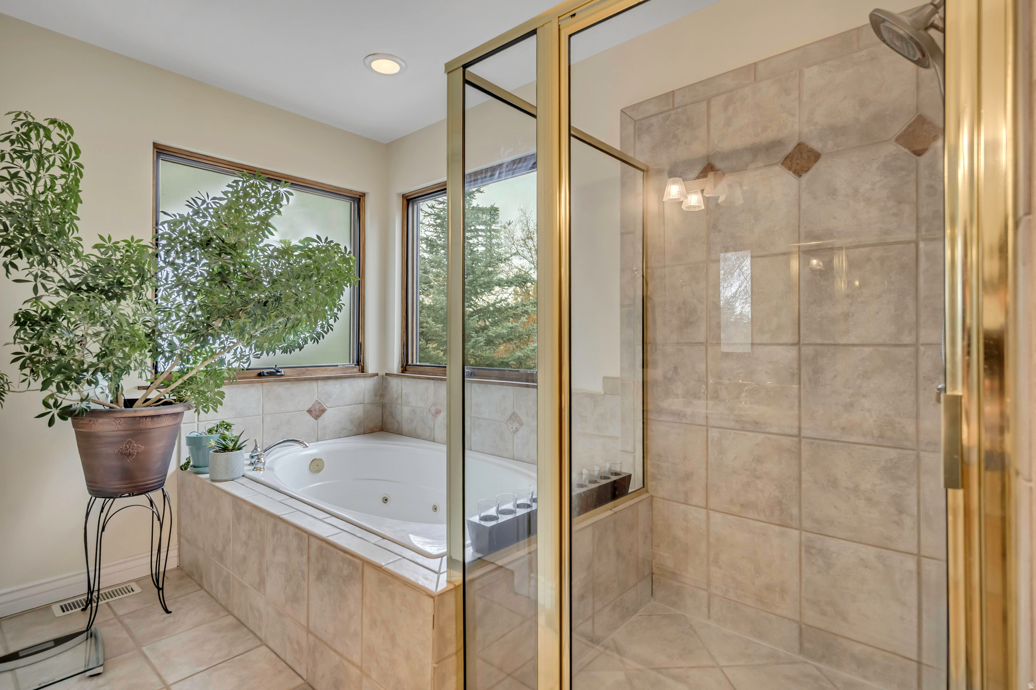 SCOTTSDALE RIDGE - Residential