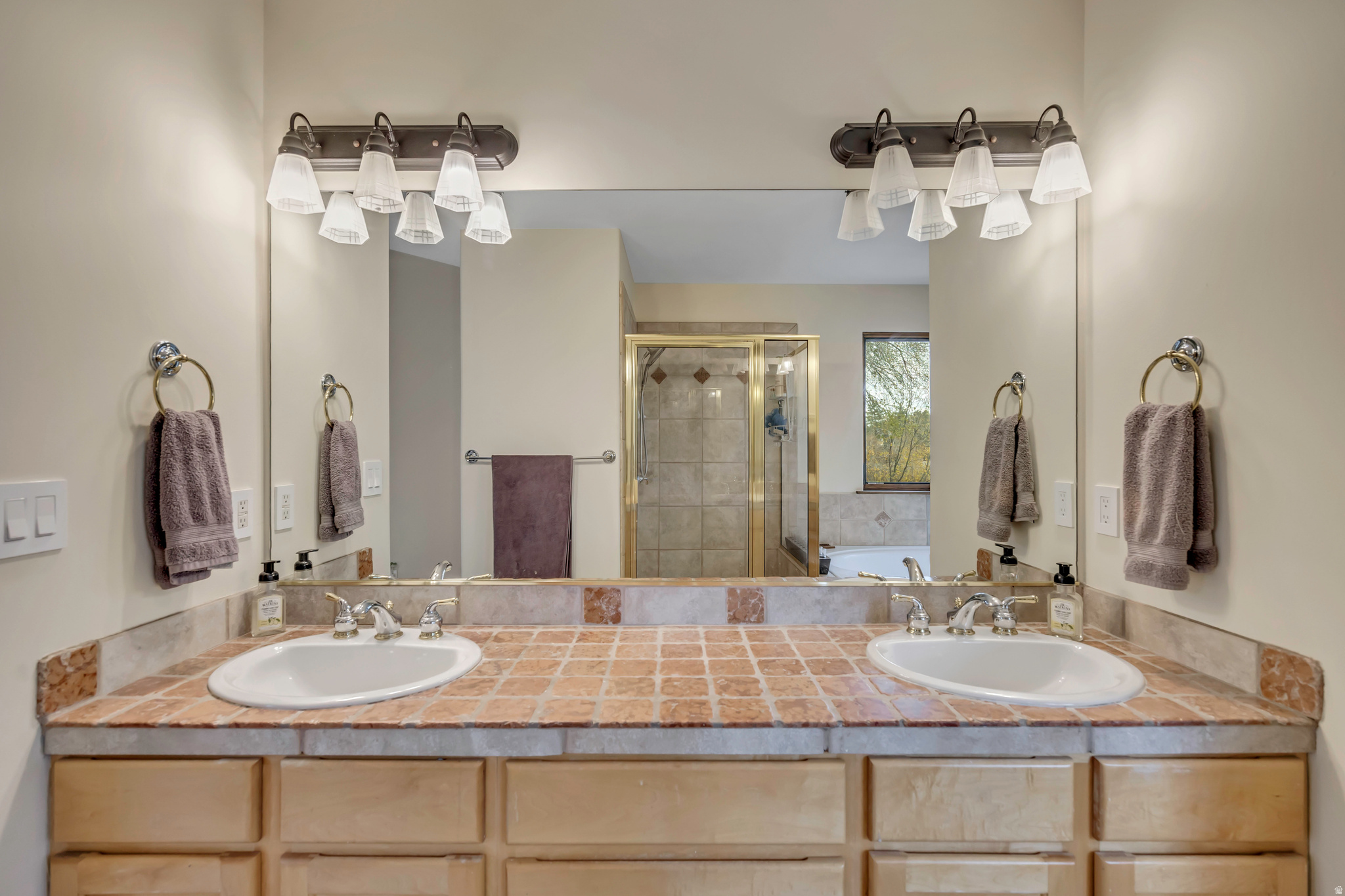 SCOTTSDALE RIDGE - Residential