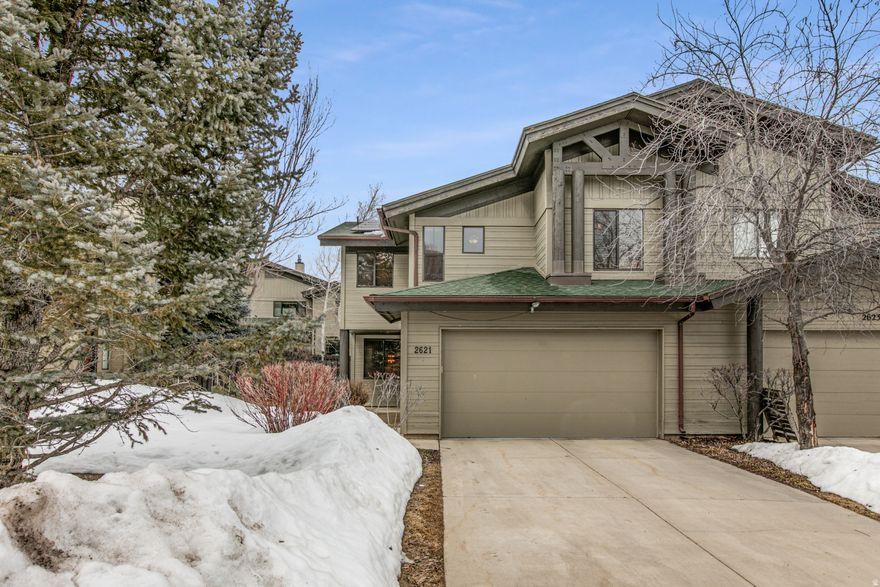 Updated 3 bed townhome with fenced backyard! Live in comfort and ease in one of the most convenient neighborhoods in all of Park City. This highly desirable unfurnished townhome includes vaulted ceilings, a spacious kitchen, 3 bedrooms, 2.5 baths,large fully fenced backyard, and 2-car garage. The HOA takes care of landscaping, and the home has solar panels, so utility costs are minimal. The home is less than 5 minutes from schools, grocery stores, restaurants and the outlet malls; 15 minutes to skiing, 20 minutes to Historic Old Town or to downtown Salt Lake City. Only 30 minutes to Salt Lake City International Airport makes travel or commuting a breeze. And the neighborhood includes an amazing park within easy walking distance, the best trail system in all of Park City, tennis courts, pickel ball courts, a great sledding hill and an ice skating pond. And dont forget the live music at Oshucks and in the summer, outside of Billy Blancos! LEASE INFORMATION Minimum 1 year lease. Multiple year lease preferred. Utilities not included in rent. First month's rent and security deposit due upon signing. NO SMOKING/VAPING. PETS NEGOTIABLE. Verification of funds and employment required. The information contained herein is furnished to the best of knowledge. Tenant and/or tenant's agent responsible to verify the accuracy of all information. This information is subject to change without notice. Brokerage assumes no responsibility for accuracy.