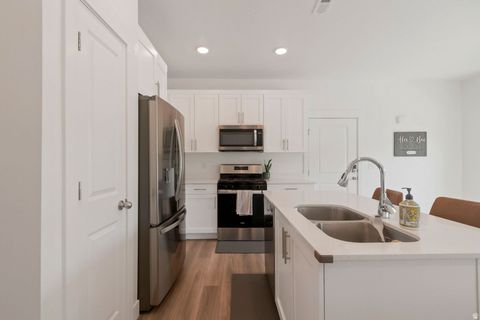 Tiny photo for 912 N 1330 E, Spanish Fork, UT 84660 (MLS # 2158260)