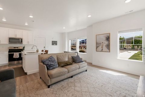 Tiny photo for 912 N 1330 E, Spanish Fork, UT 84660 (MLS # 2158260)