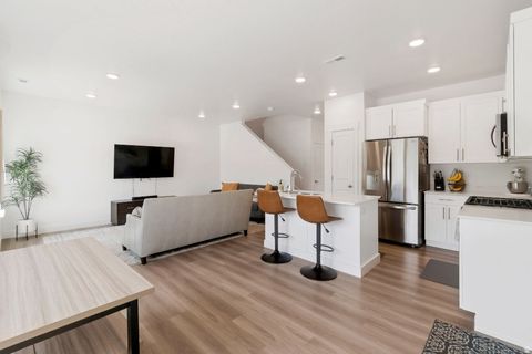 Tiny photo for 912 N 1330 E, Spanish Fork, UT 84660 (MLS # 2158260)