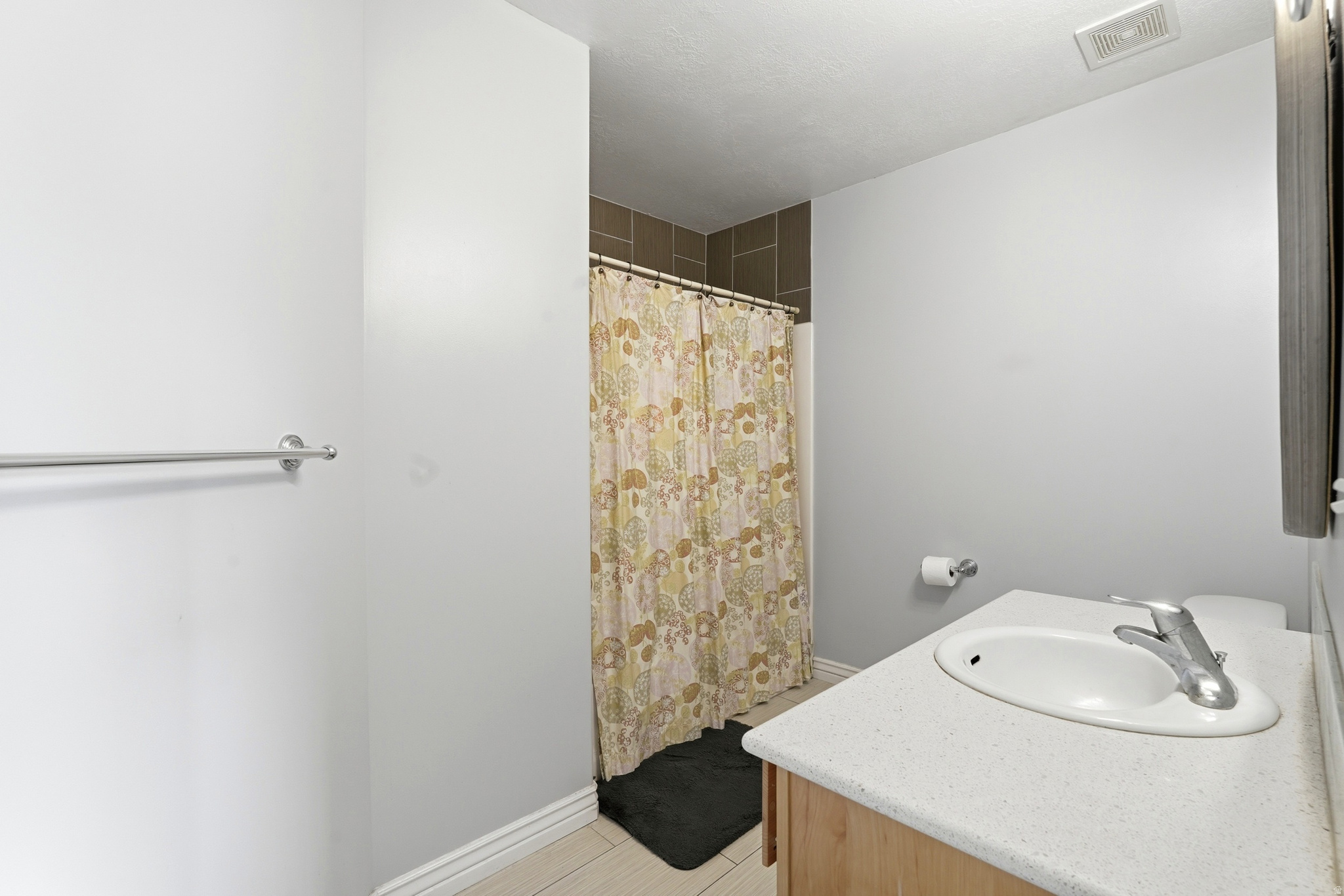 COURTYARD AT 1600 - Residential