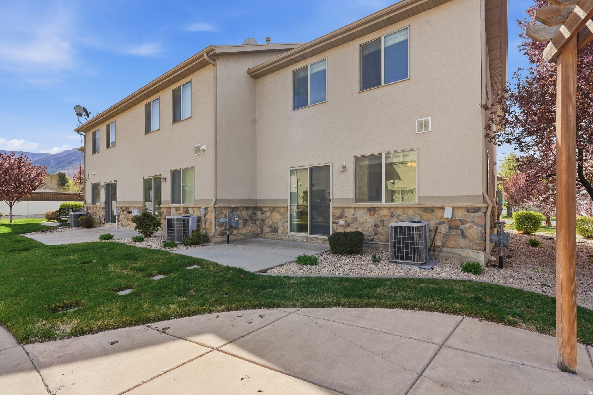 COURTYARD AT 1600 - Residential