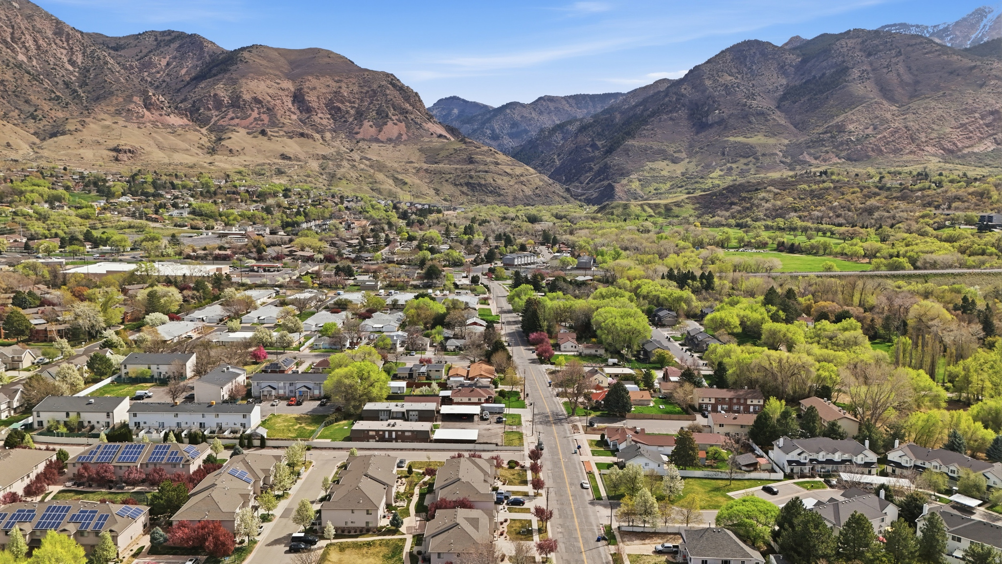 COURTYARD AT 1600 - Residential