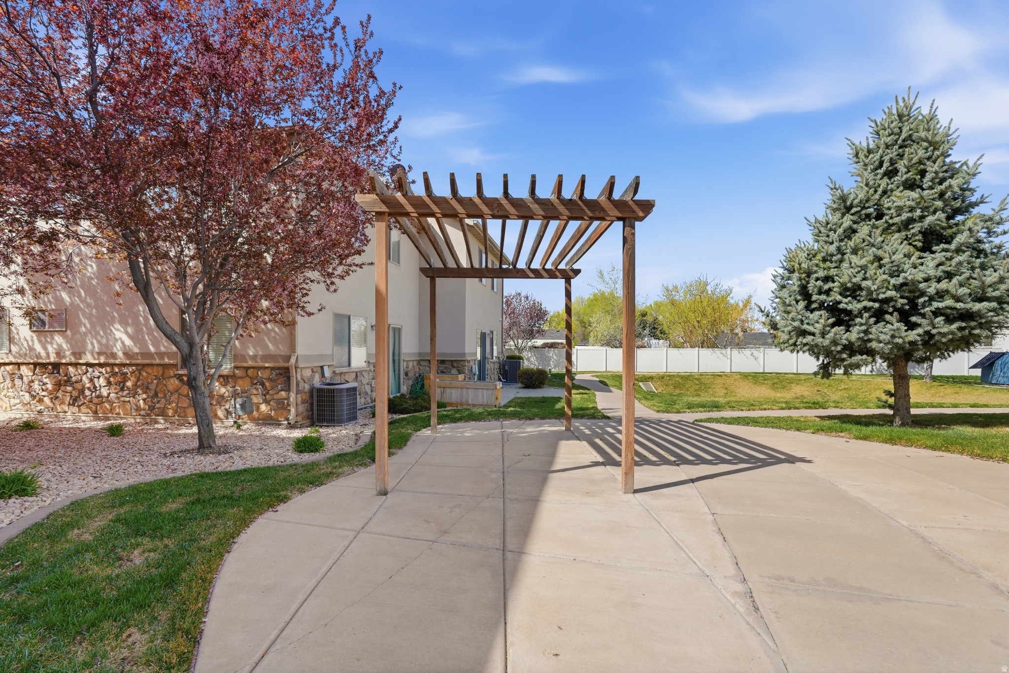 COURTYARD AT 1600 - Residential
