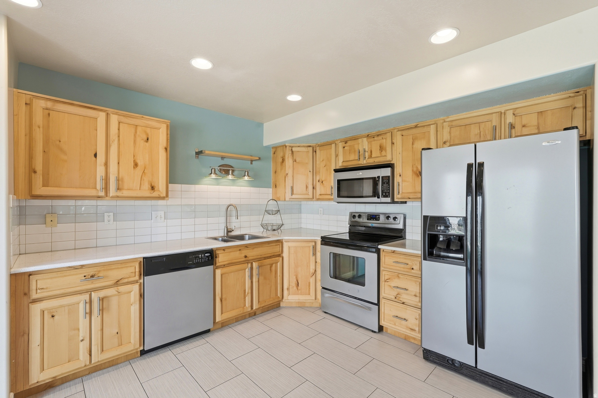 COURTYARD AT 1600 - Residential