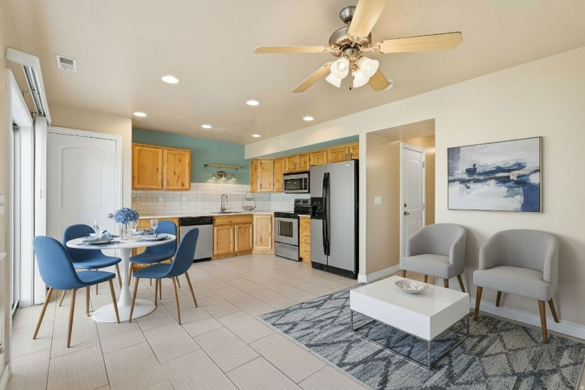 COURTYARD AT 1600 - Residential