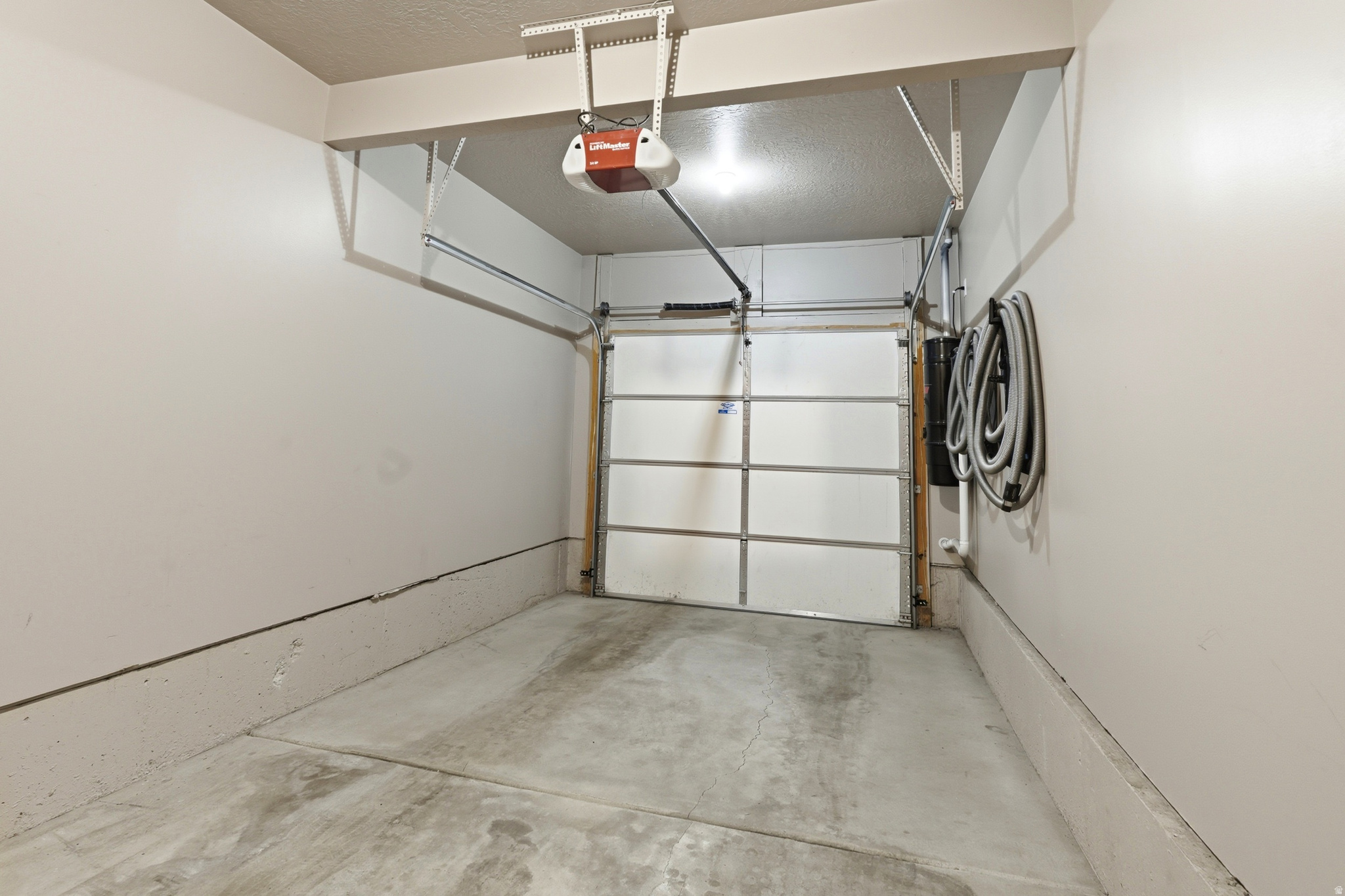 COURTYARD AT 1600 - Residential