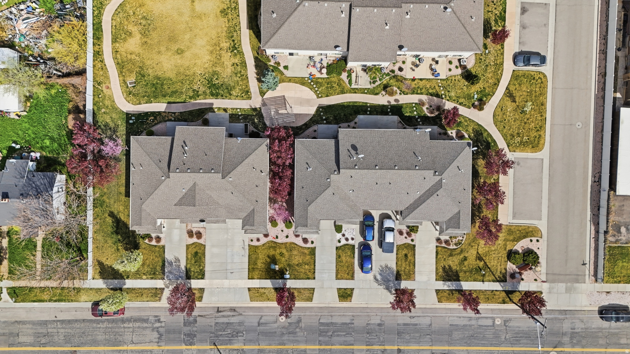 COURTYARD AT 1600 - Residential