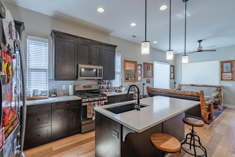 Tiny photo for 1137 W GRAYSON DR, Saint George, UT 84790 (MLS # 2163120)