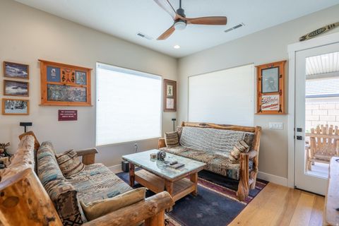 Tiny photo for 1137 W GRAYSON DR, Saint George, UT 84790 (MLS # 2163120)