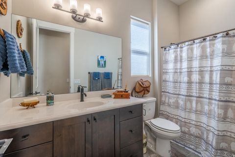 Tiny photo for 1137 W GRAYSON DR, Saint George, UT 84790 (MLS # 2163120)