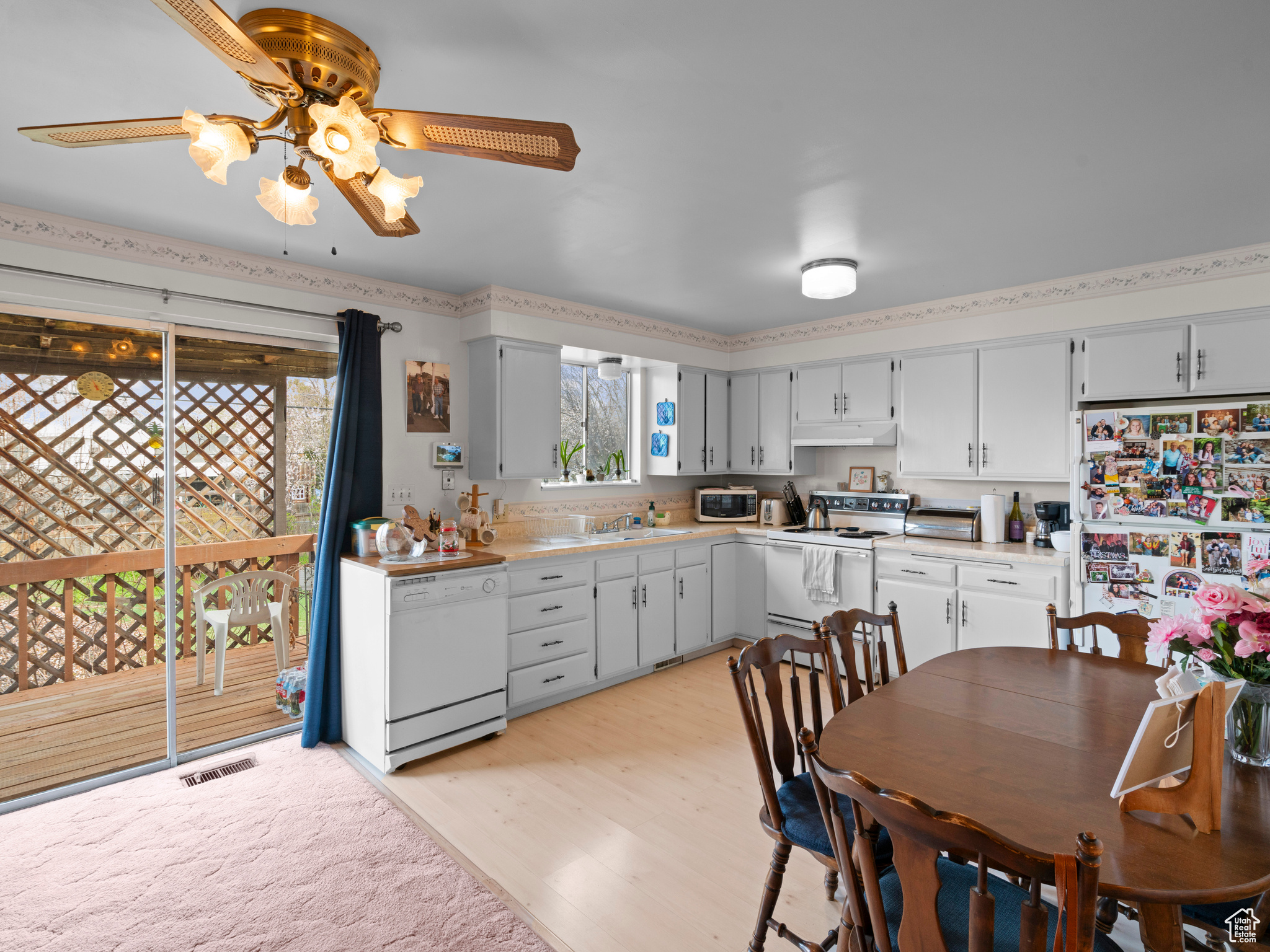 425 E Mountain View Dr, Sandy, Utah image 3