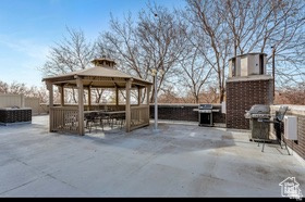 BONNEVILLE TOWER - Residential