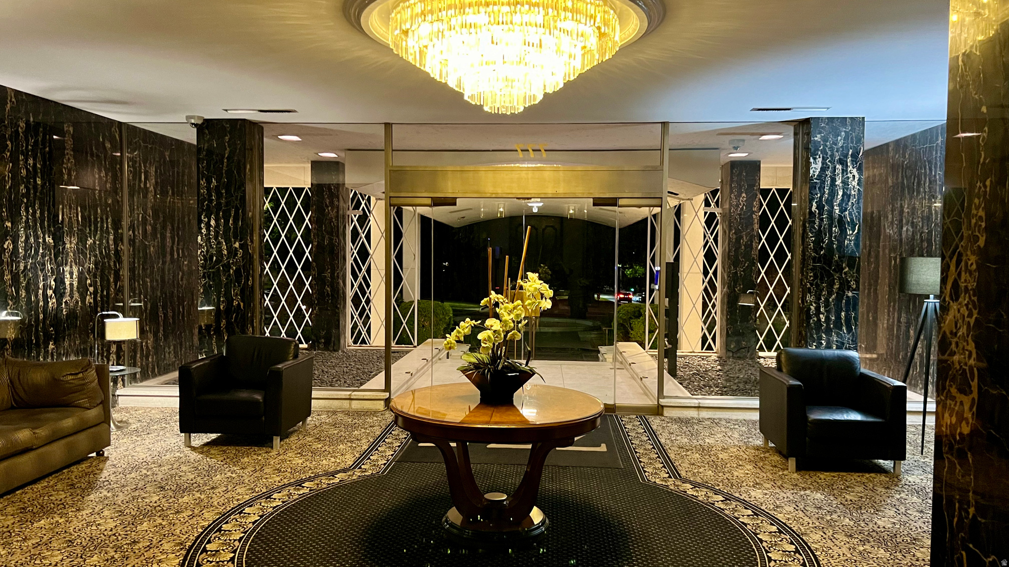 BONNEVILLE TOWER - Residential