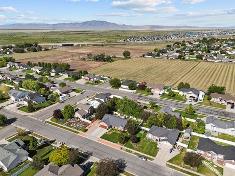 Tiny photo for 3448 S 550 W, Syracuse, UT 84075 (MLS # 2129208)