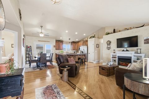 Tiny photo for 3448 S 550 W, Syracuse, UT 84075 (MLS # 2129208)