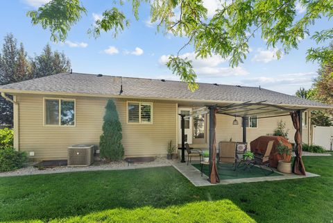 Tiny photo for 3448 S 550 W, Syracuse, UT 84075 (MLS # 2129208)