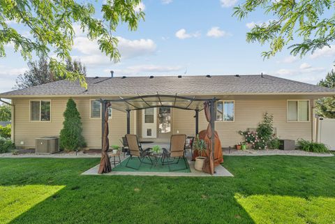 Tiny photo for 3448 S 550 W, Syracuse, UT 84075 (MLS # 2129208)