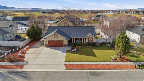 Tiny photo for 3448 S 550 W, Syracuse, UT 84075 (MLS # 2129208)