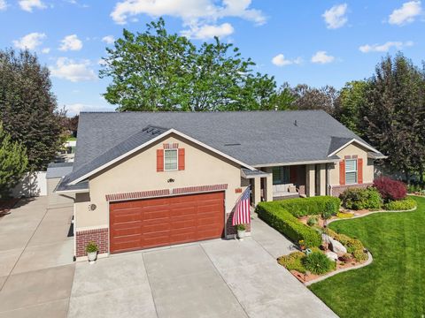Tiny photo for 3448 S 550 W, Syracuse, UT 84075 (MLS # 2129208)