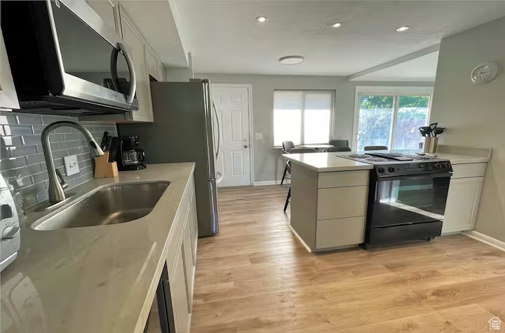 WHITE CITY - Residential