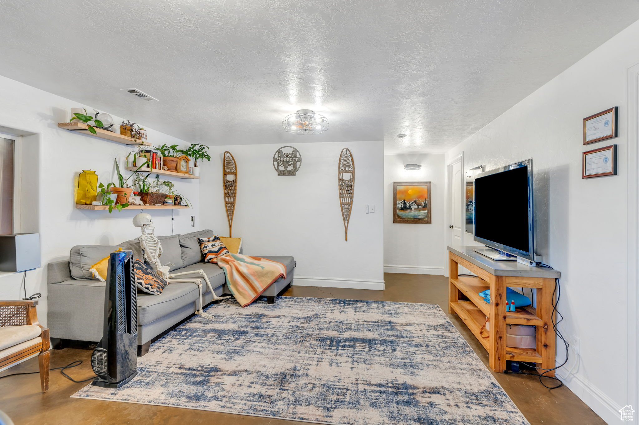 WEST MOUNTAIN ESTATES - Residential