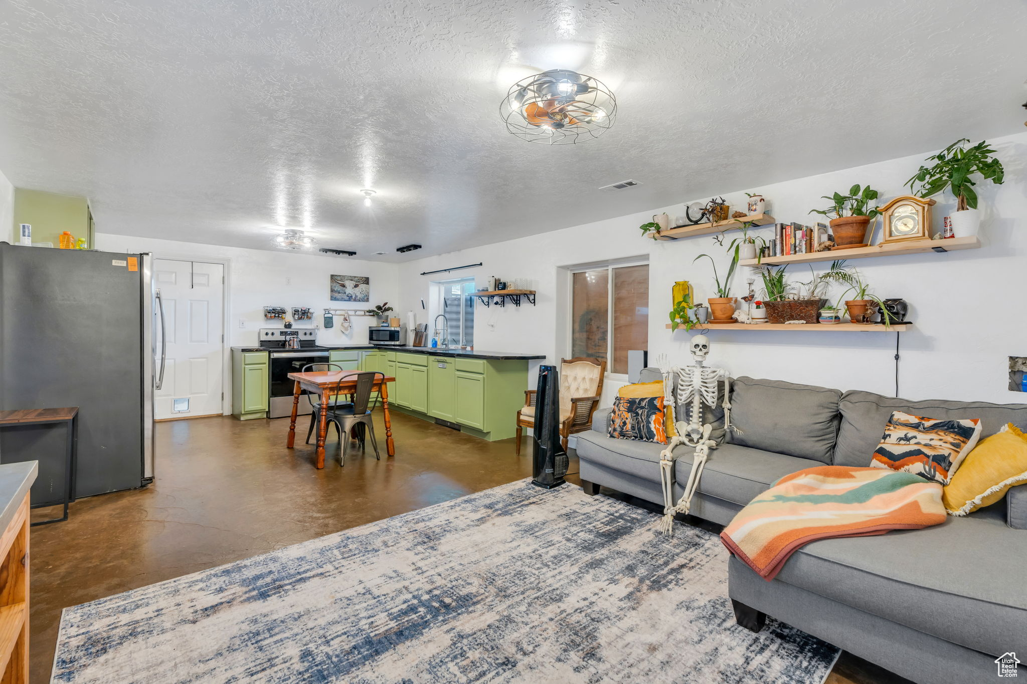 WEST MOUNTAIN ESTATES - Residential