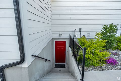 Tiny photo for 2508 E LONE HILL DR, Draper (UT Cnty), UT 84020 (MLS # 2091945)