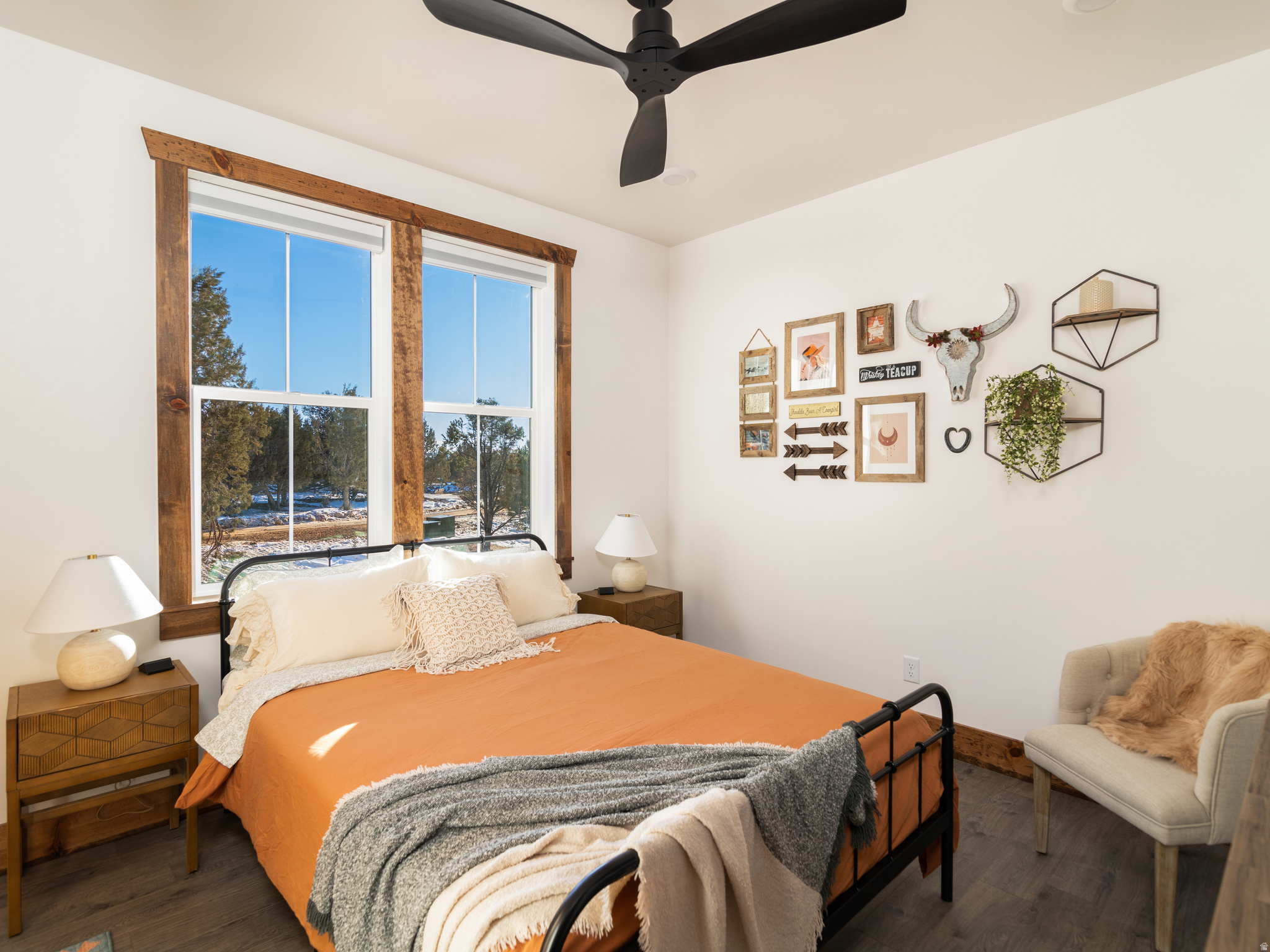 QUARTER CIRCLE H - Residential